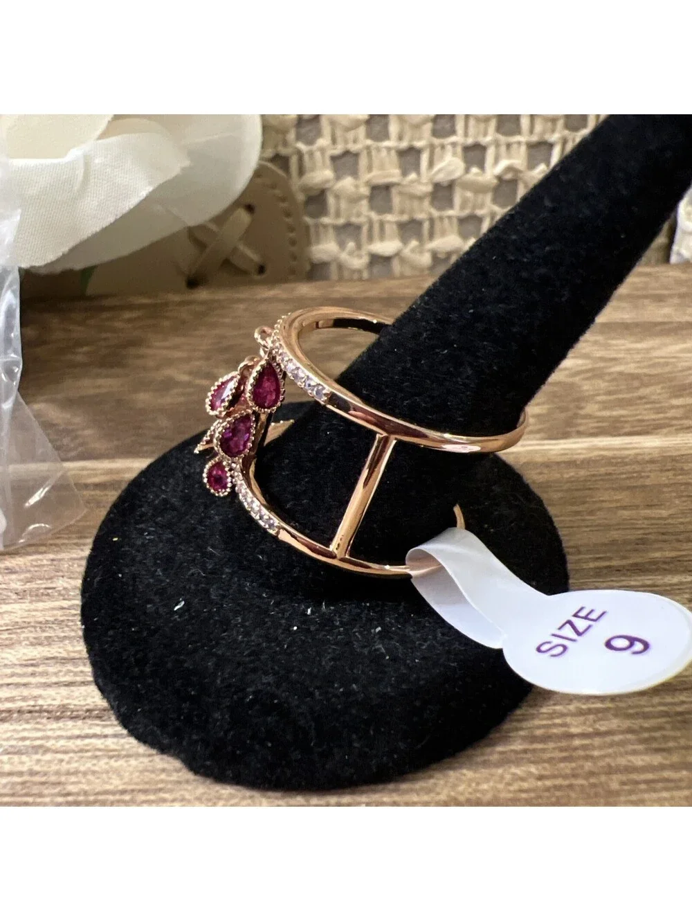 Bomb Party Ring Size 9. Exquisite Details. Ruby Corundum. Rose Gold Plating.